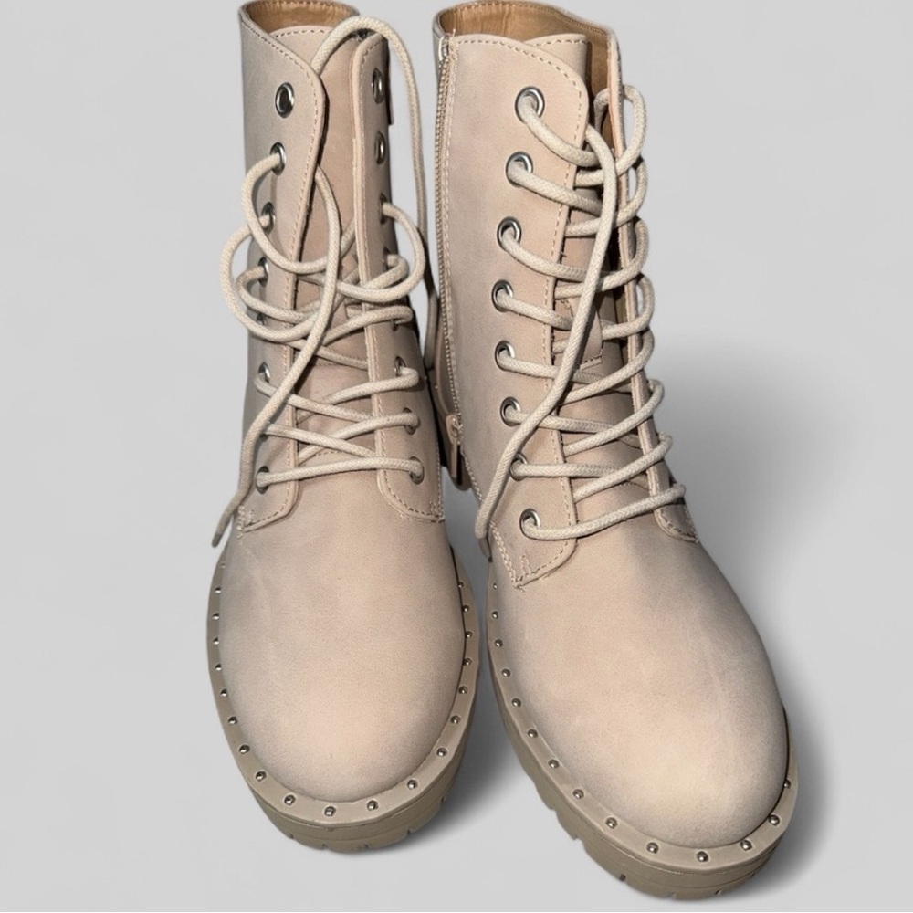 Women's Cream Lace-Up Ankle Boots